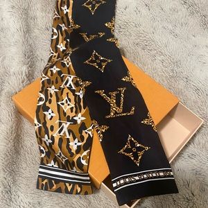 ❌SOLD❌Louis Vuitton Jungle Bandeau